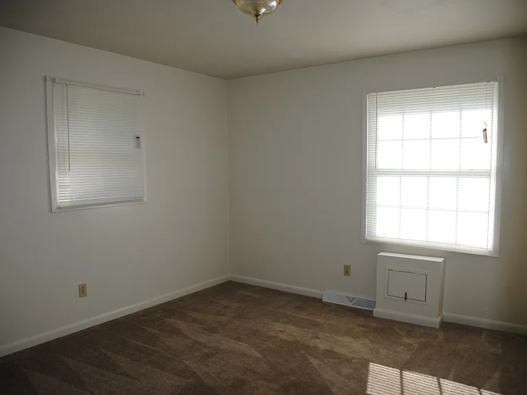 111 Walnut Dr — Photo 14