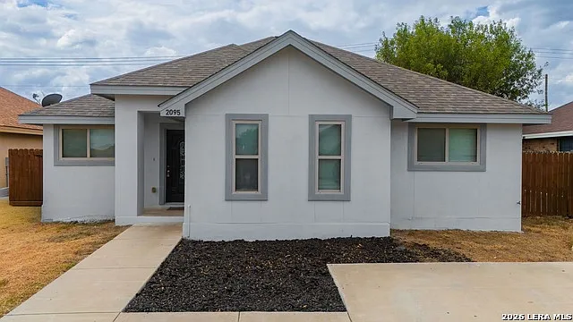3 bed, 2.0 bath, 1172 sqft, $1,710 — Photo 1