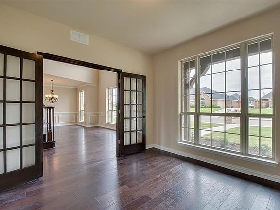 5th image of 303 Fountain Creek Ct