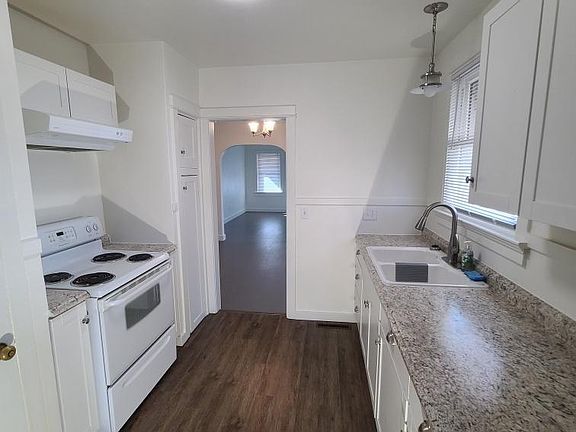 5th image of 4015 Cleveland Ave