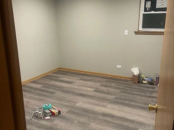 5th image of 15032 Woodlawn Ave