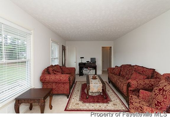 5th image of 526 Country Club Dr