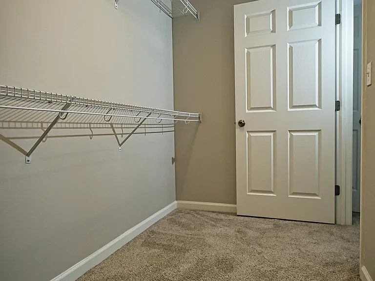 Griffin Gate Apartments — Photo 15