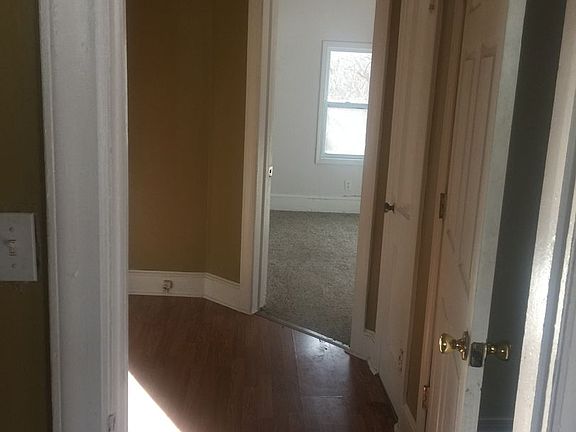 5th image of 16 Circle Dr