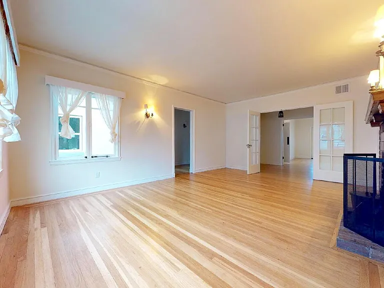 40 Loyola Ter — Photo 10