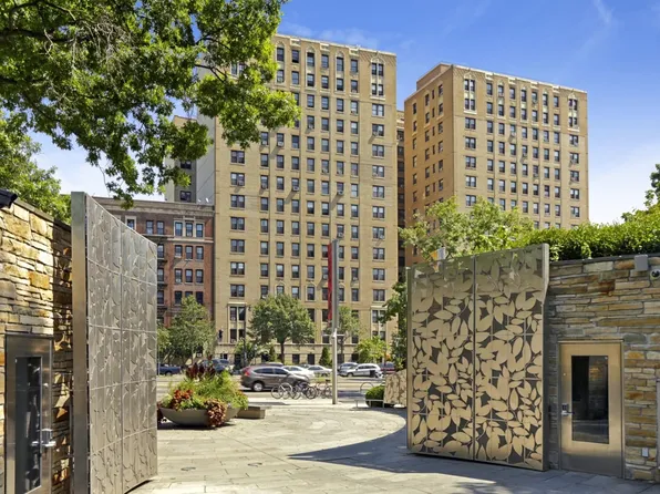 135 Eastern Parkway image 18 of 20