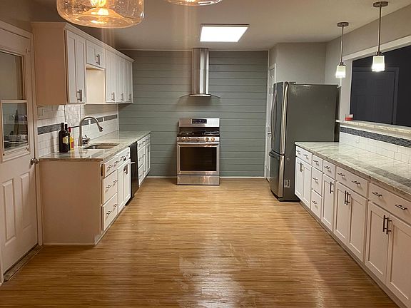4th image of 312 Sundown Ct