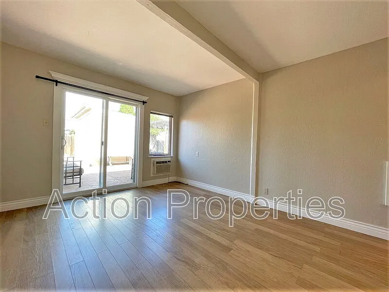 1 bed, 1.0 bath, 400 sqft, $1,995 — Photo 3