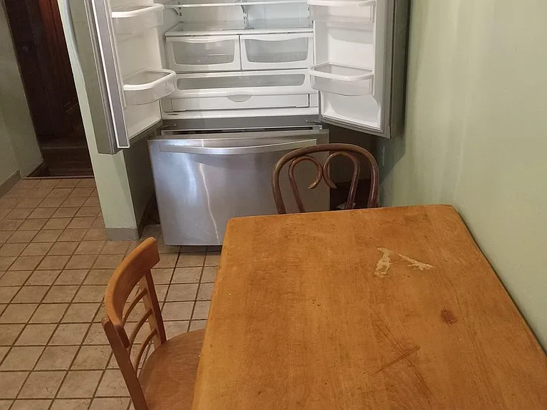 Apt 4 - 3 door refrigerator