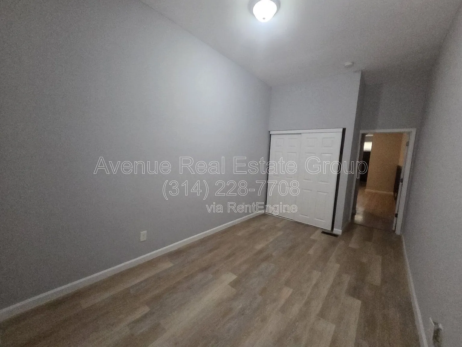 3 bed, 1.0 bath, $950 — Photo 3