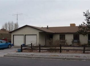 317 Garver Ln, Los Alamos, NM 87544