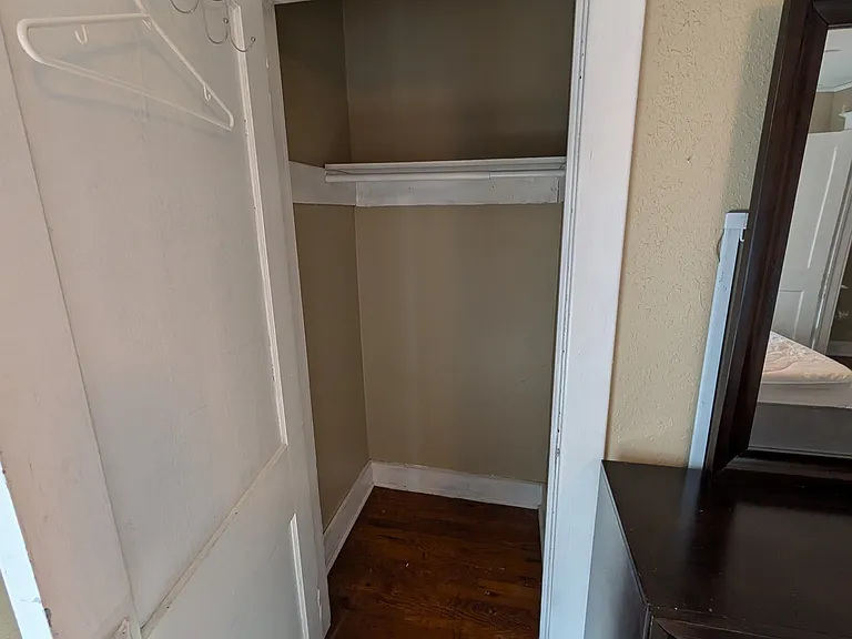 929 Riley St — Photo 15