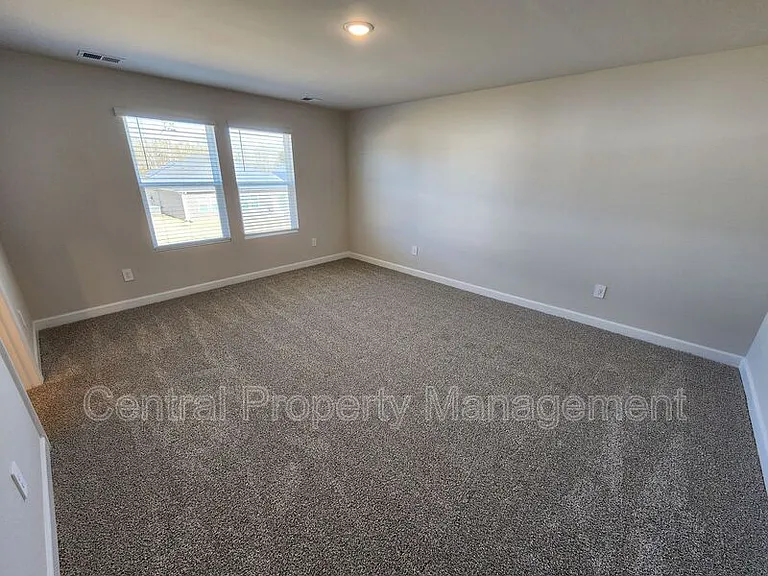 628 Orsman Trl — Photo 14