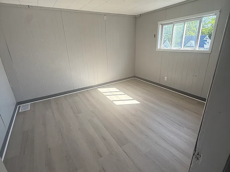 463 Oak St — Photo 7