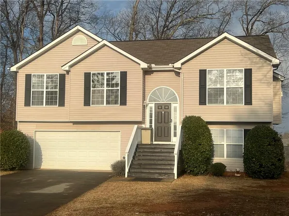 97 Kensington Ct, Commerce, GA 30529