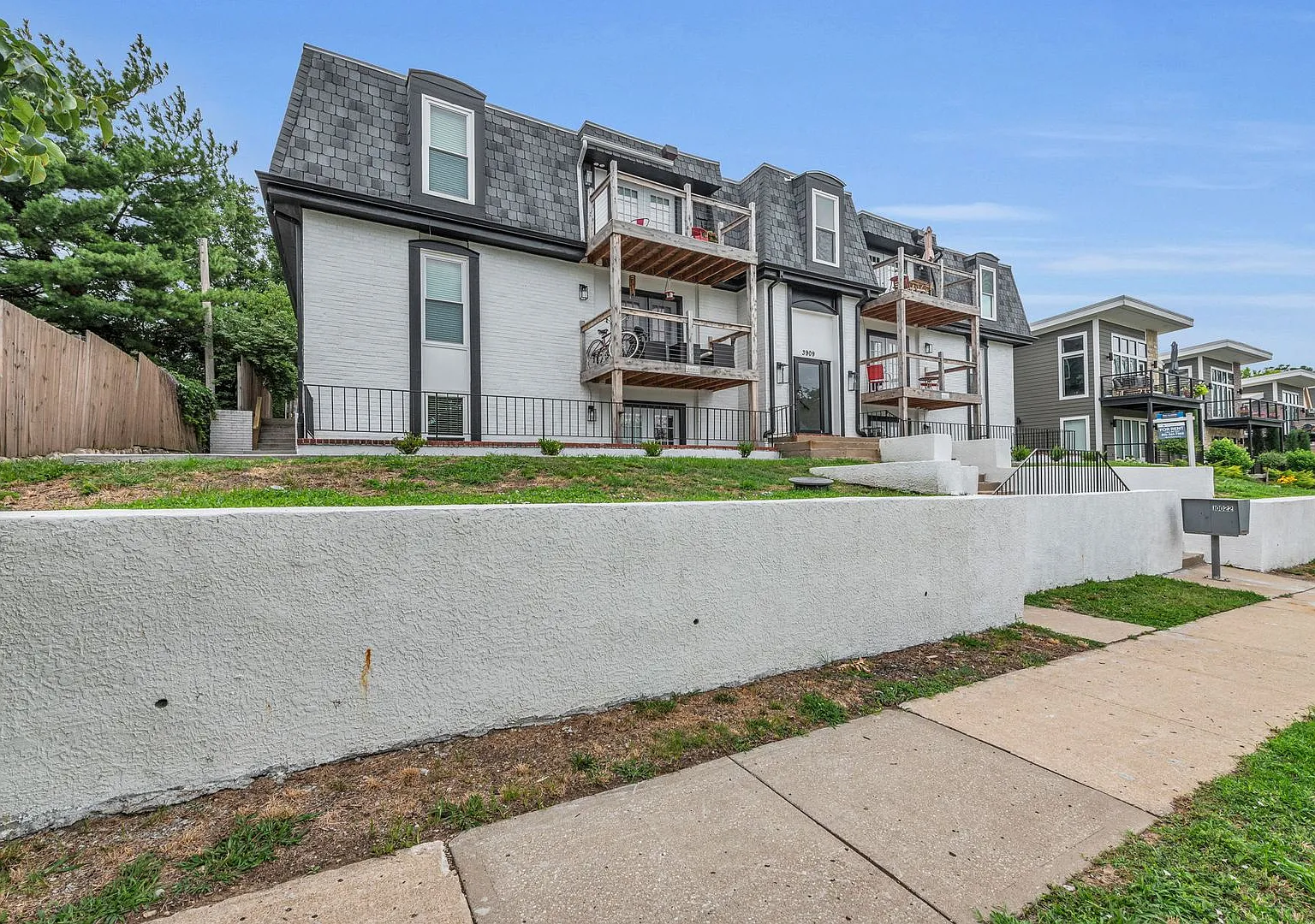 Kenwood Apts / Kenwood Realty Group LLC — Photo 2