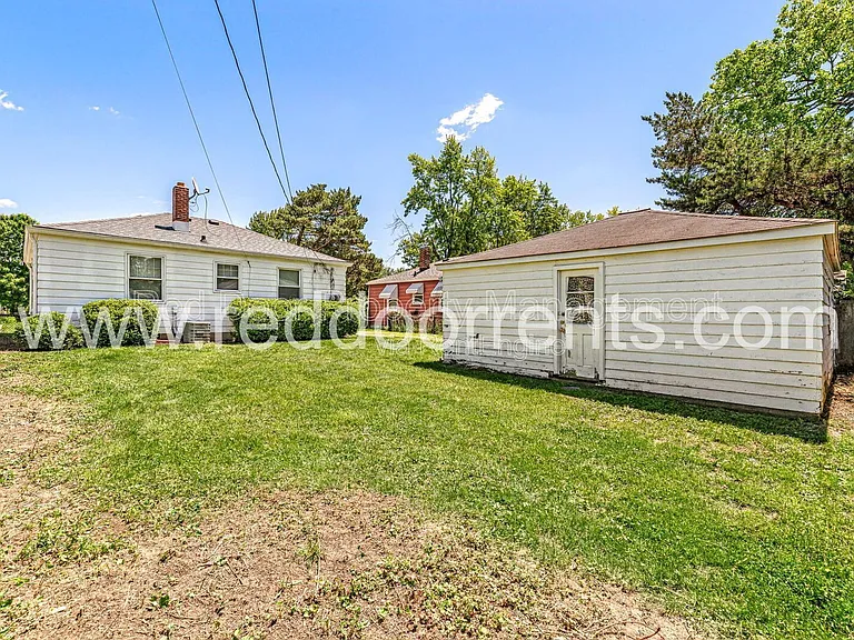 1742 N Whittier Pl — Photo 21