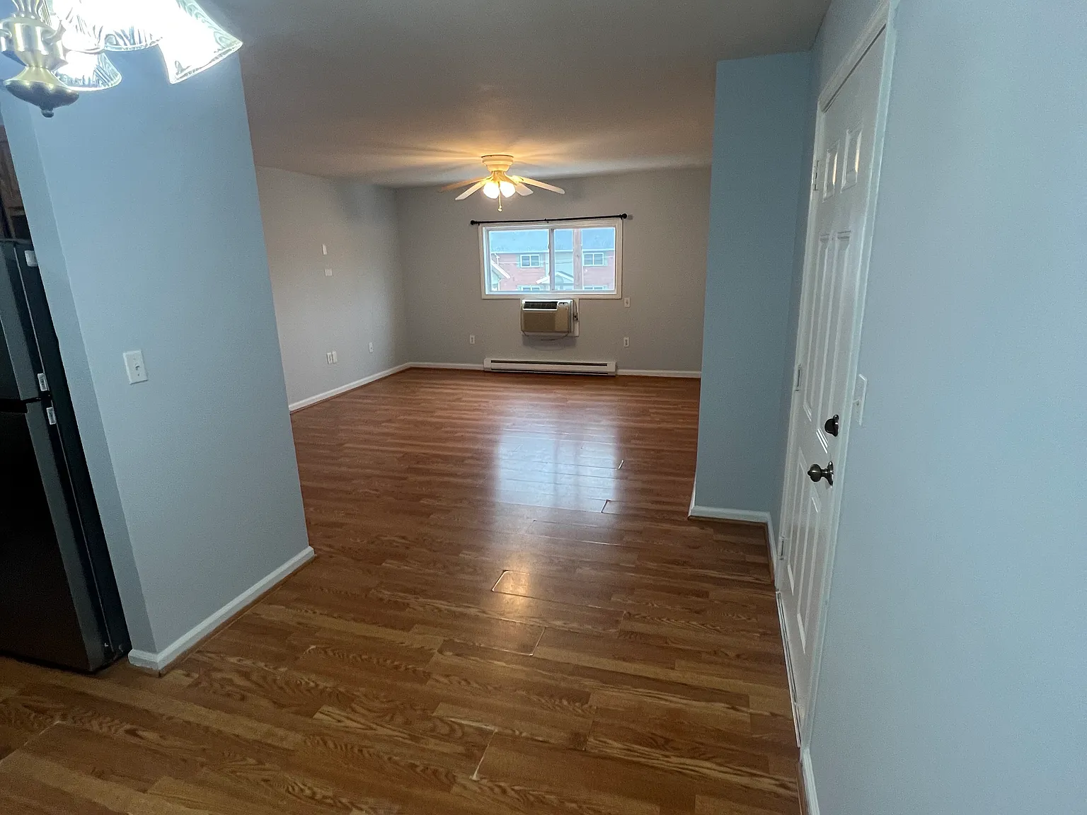 2 bed, 900 sqft, $1,750 — Photo 4