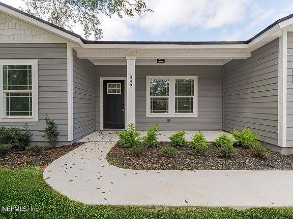 5th image of 992 LIVE OAK Lane