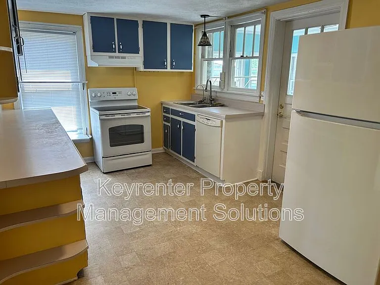 3922 Churchville Ave — Photo 22
