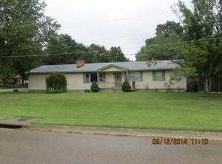 412 Magnolia Dr, Holton, KS 66436