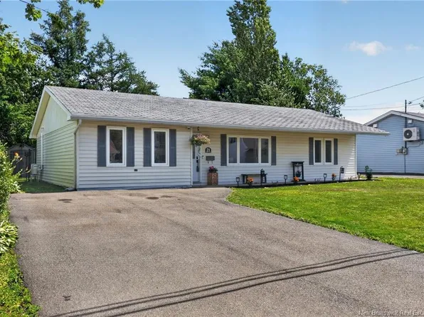 21 Simpson Ct, Riverview, NB E1B 4P2