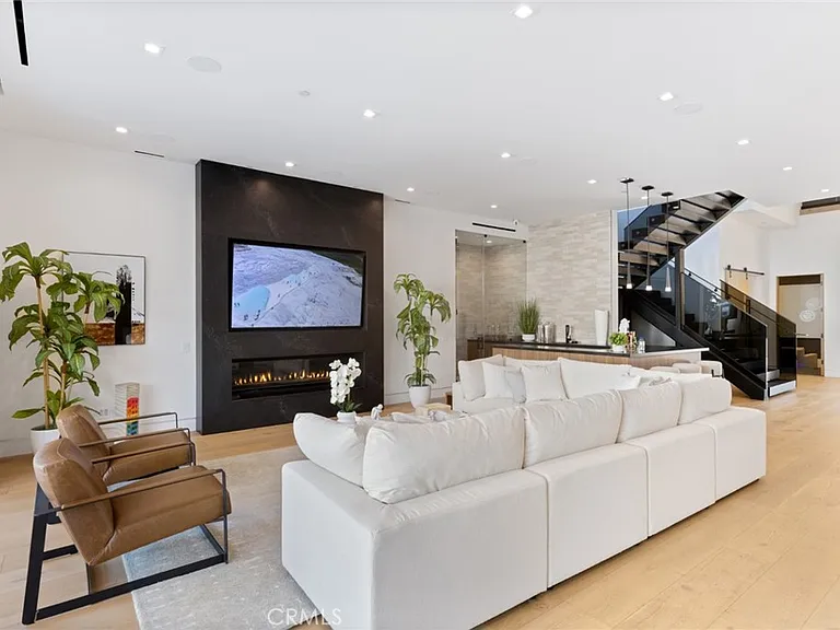 5702 Melvin Ave — Photo 12