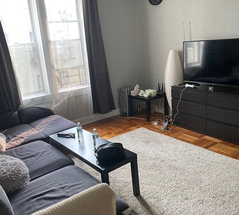 1st image of 303 Webster Ave #2D1