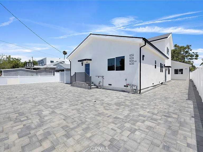 6734 Gentry Ave — Photo 16