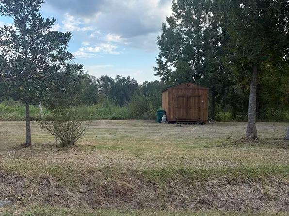 609 Ledet Dr, Thibodaux, LA 70301