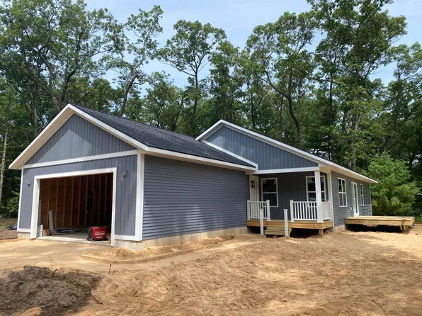 70 W Raymond Rd, Twin Lake, MI 49457