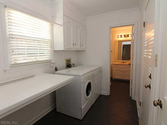 3rd image of 1001 Hollins College Ct