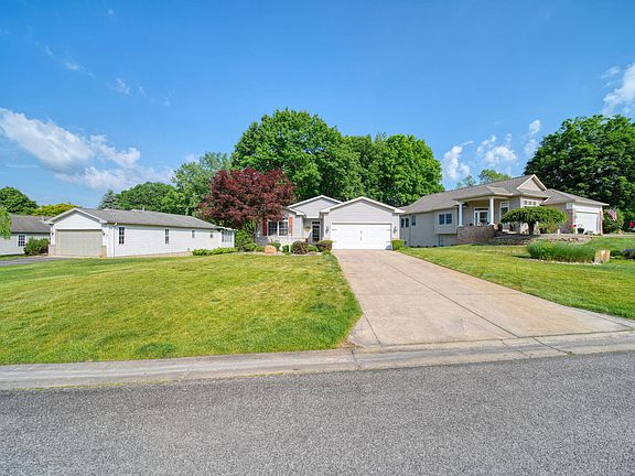 3rd image of 3010 S Wood Dale Dr #14