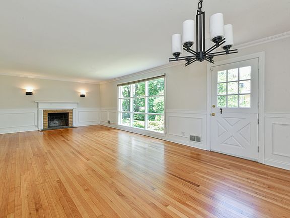 2nd image of 545 Bleeker Ave
