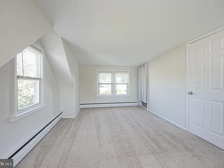 136 N Read Ave #B — Photo 15