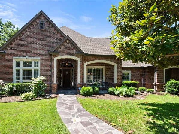 6100 Forest River Dr, Fort Worth, TX 76112