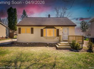 516 E Glass Rd, Ortonville, MI