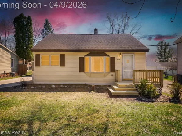 516 E Glass Rd, Ortonville, MI 48462