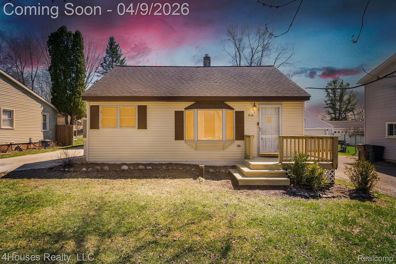 516 E Glass Rd photo 1
