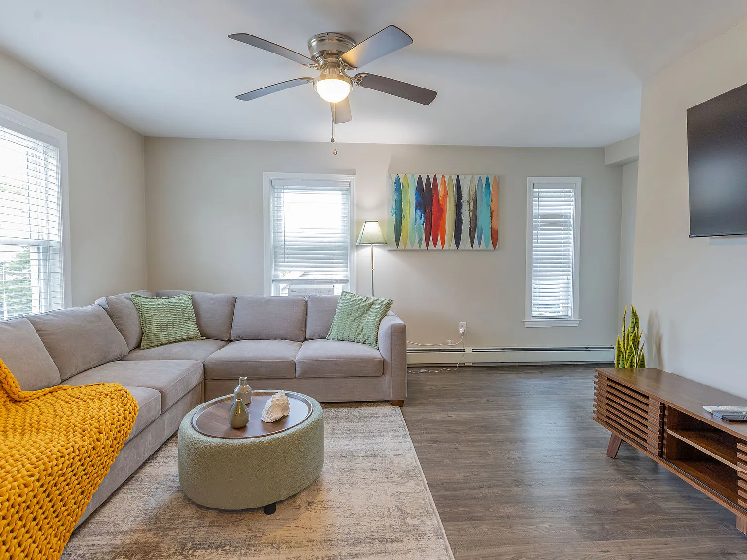 2 bed, 1000 sqft, $2,800 — Photo 2