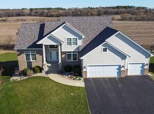 12222 Limestone Ct, Rockton, IL 61072