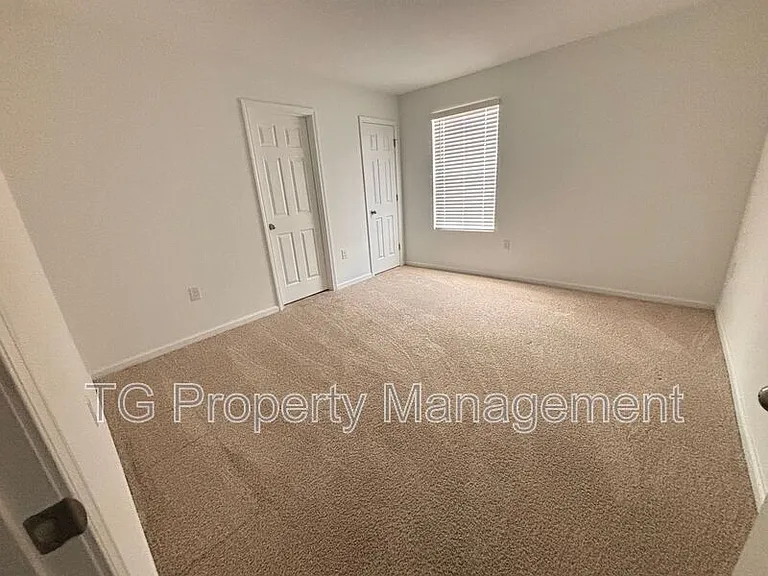 9015 Gifford Dr — Photo 13