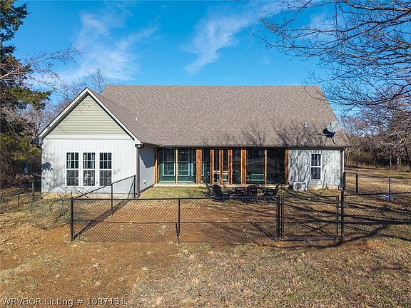 3rd image of 16729 Quays Rd