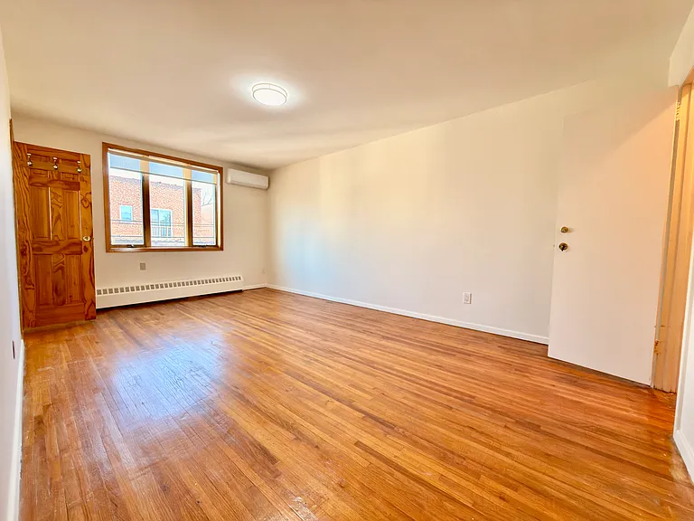 185 Oxford St #2 — Photo 14