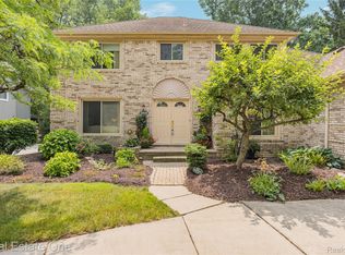 33615 Heritage Hills Dr, Farmington Hills, MI 48331