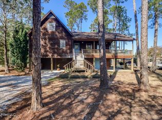 112 Dogwood Ln, Pass Christian, MS 39571
