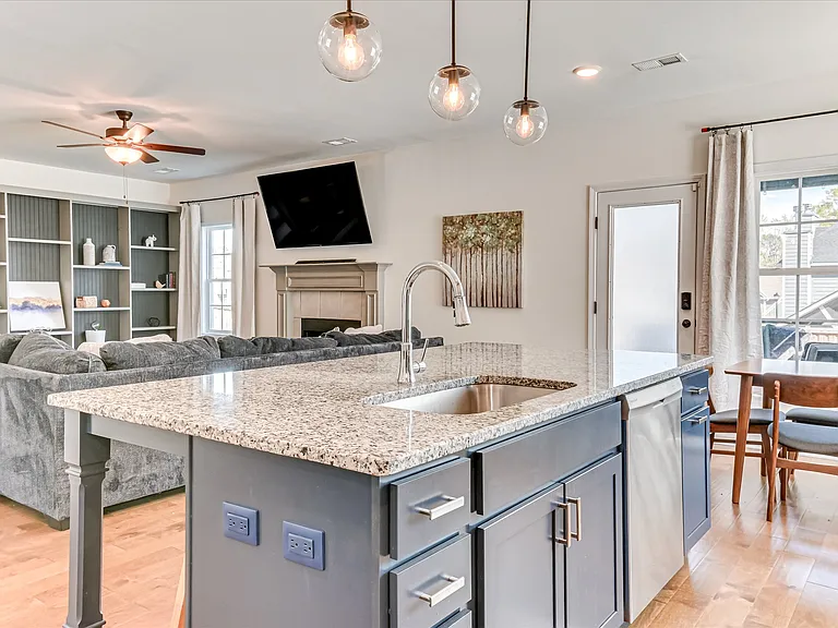 251 Haverford Dr — Photo 36