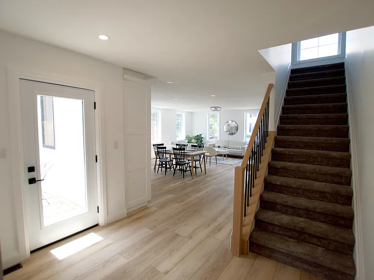 430 Greenfield St — Photo 6