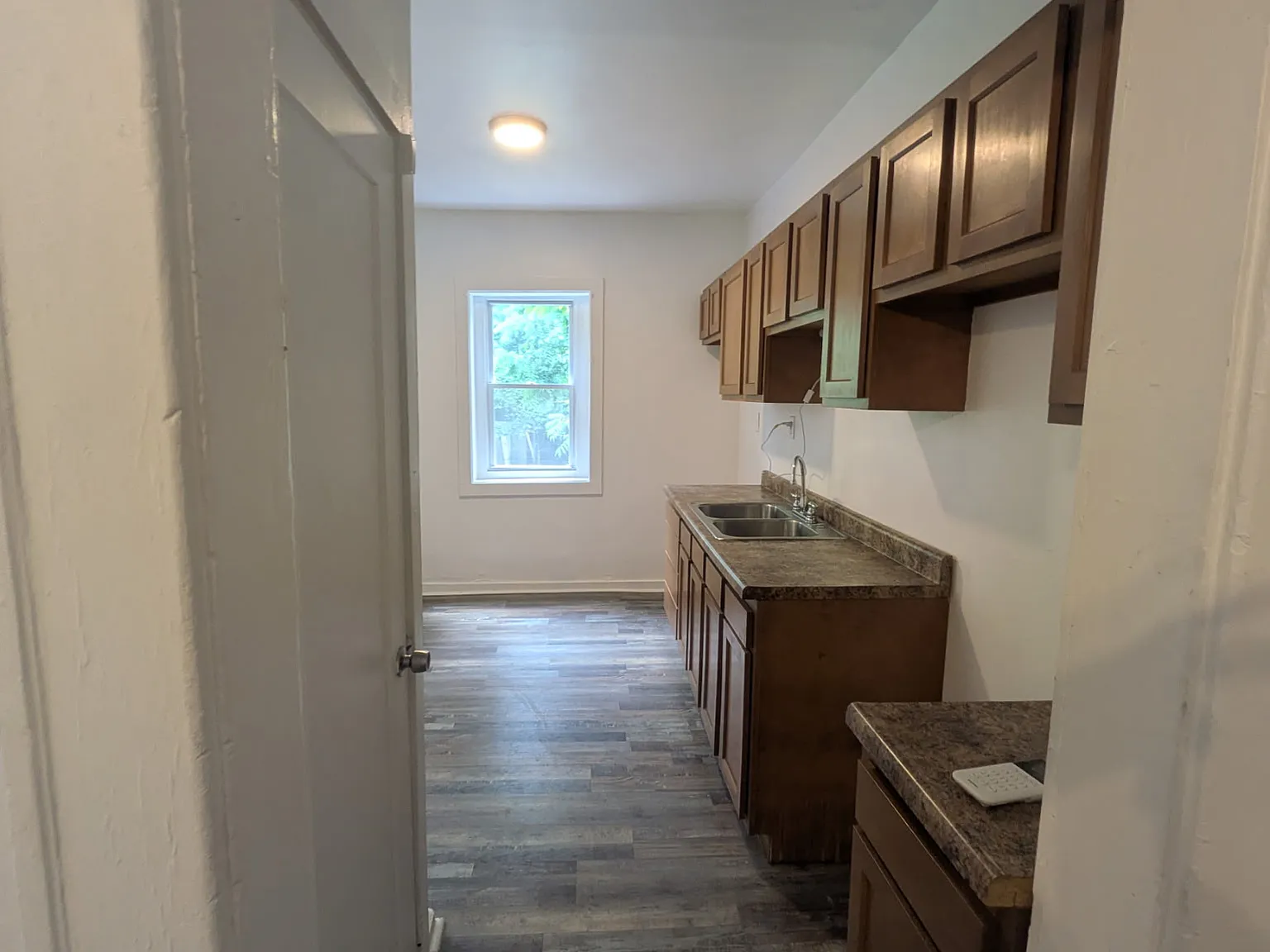 4 bed, 2065 sqft, $2,000 — Photo 4