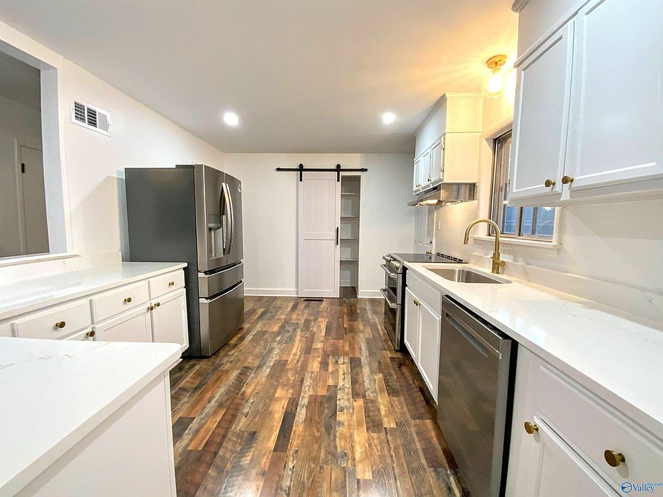 1st image of 917 Speake Rd NW